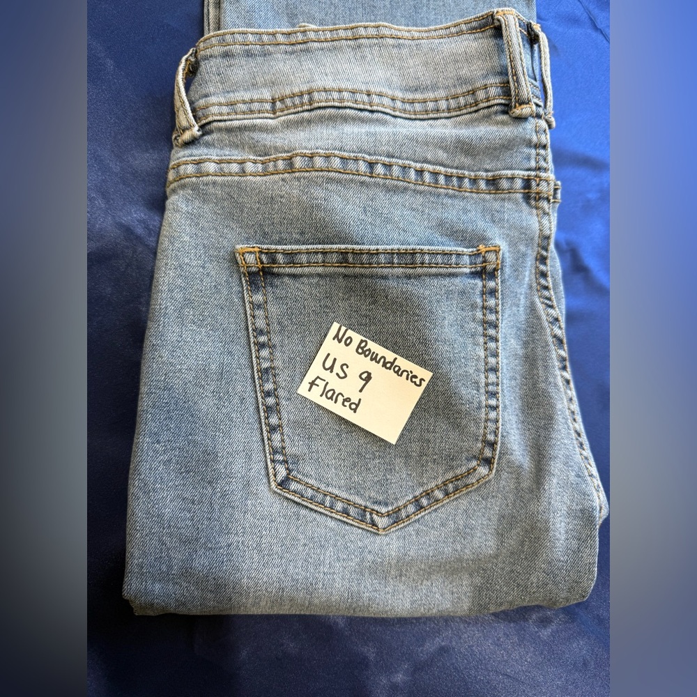 No Boundaries size 9 flare jeans.